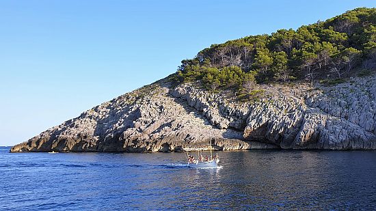 Küste des Naturparks Montgrí-Medes-Ter im Zentrum der Costa Brava