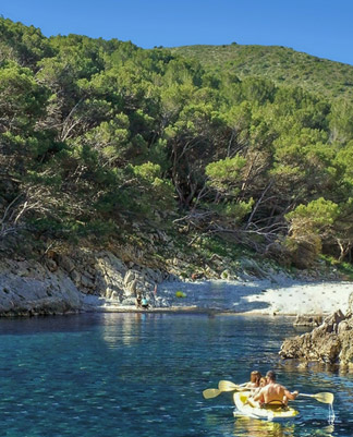 Actividades La Masia (Estartit Costa Brava Empordà Girona) Swimmingpool Nature Mountain