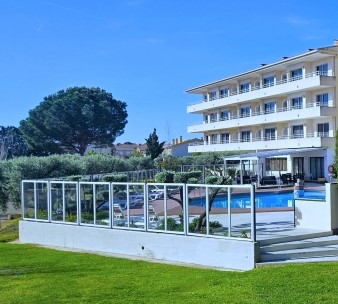 Apartments La Masia (Estartit Costa Brava Empordà Girona) Parck Natural Nature Park Parque Natural Appartements location Apartamentos alquiler Apartaments lloguer Piscina SwimmingPool Piscine Apartments La Masia (Estartit Costa Brava Empordà Girona)Ferienapartments La Masia